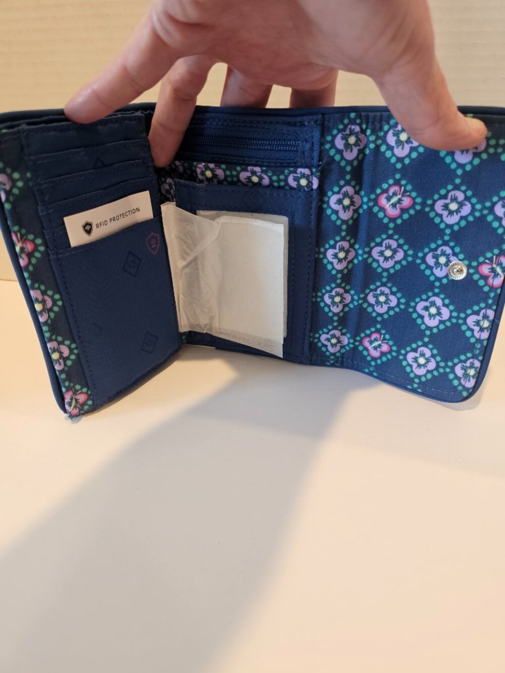 NWT Vera Bradley RFID Riley Compact Wallet Dragon Fruit Floral Paisley Blue Pink - Picture 7 of 12